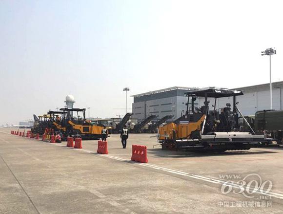 陕建机械4台ABG8620沥青混凝土<a href=//product.d1cm.com/liqingtanpuji/ target=_blank>摊铺机</a>助力厦门机场建设
