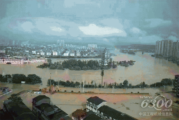 抗洪抢险纪实 | 危难时刻 <a href=//product.d1cm.com/brand/zoomlion/ target=_blank>中联</a>重科ZTC800V挺身而出！ 